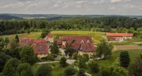 Gut Sonnenhausen GmbH&Co.KG Hotels in Oberpframmern