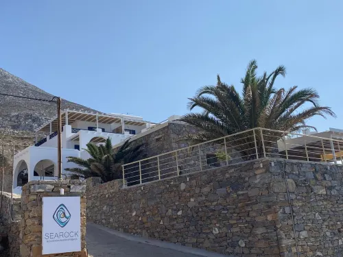 SeaRock Rooms and Suites