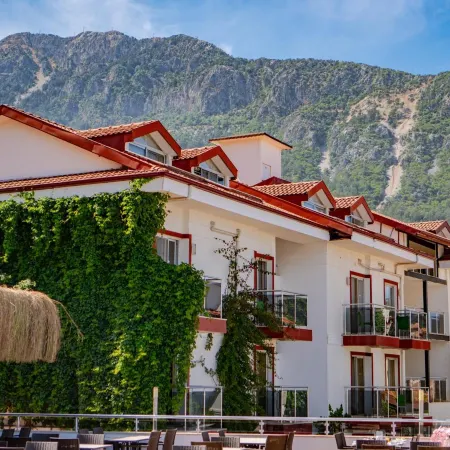 Sunshine Holiday Resort
