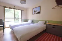 Inn Between Waves