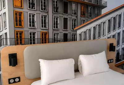 B&B HOTEL Le Havre Centre Hotel di 