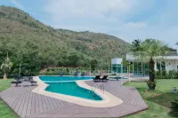 Erachon Raft Resort - parking
