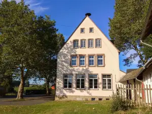Alte Schule Gästehaus - Fräulein Apartment