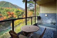 Nanaeyae - Hot Tub