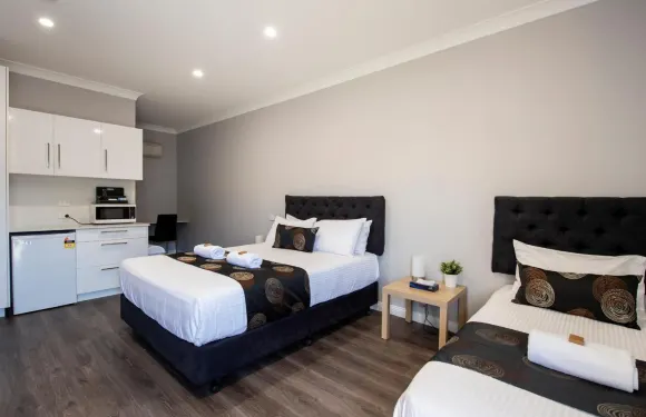 市中心汽車旅館及酒店