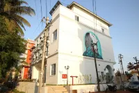 Villa Donna Hotels near Miramar Beach