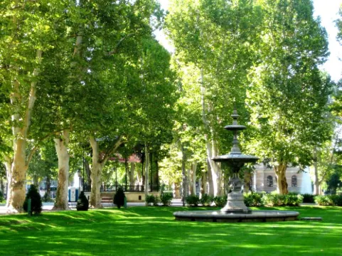 Tesla Boutique Apartments & Rooms