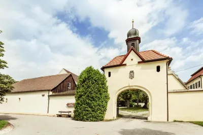 Hotel & Reitsportzentrum Kreuth Отели рядом с достопримечательностью «Altstadt (Weißenburg)»