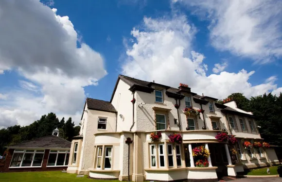 布賴爾斯大廳酒店