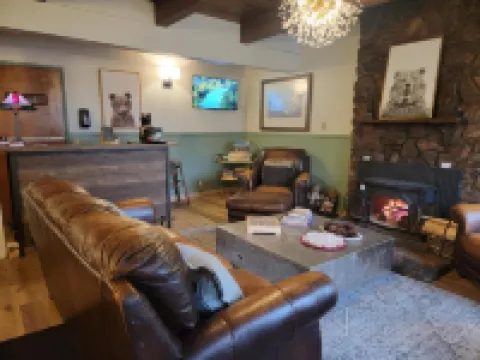 Cinnamon Bear Inn