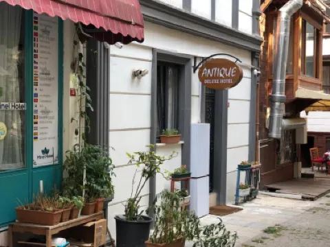 Antik Houses Hoteles cerca de Santa Sofía