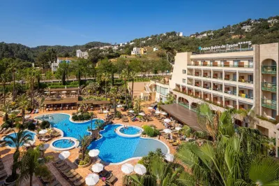 Golden Bahía de Tossa & Spa  . Hotel dekat Museu del Far