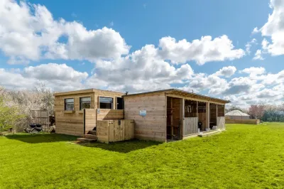 Lincoln Yurts Hotels near Merkur Slots - Gainsborough