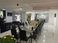 Hotel Business Center - breakfast