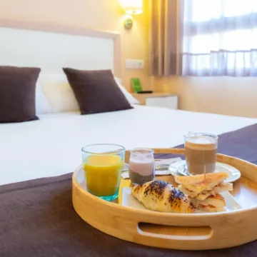 ホテル ラ シティ メルカード エクスプラナーダ デ エスパーニャ周辺のホテル