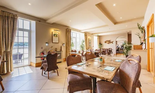 布賴河海灘飯店