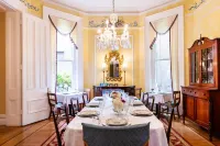 DuPont Mansion Bed & Breakfast - Хоумстей