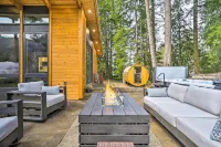 Gold Bar Cabin on Skykomish River Heated Swim Spa Snohomish County 호텔