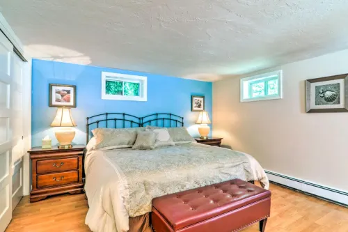 Quaint and Convenient! Cape Cod Apt Near Canal