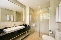 Laguna Parkside Lang Co Hotels in Phu Loc