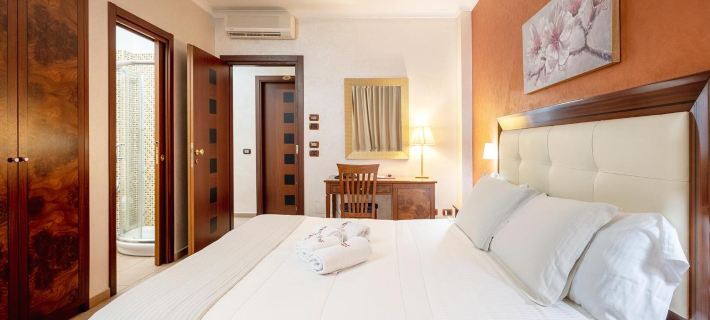 Hotel Flora Hotele w: Noto