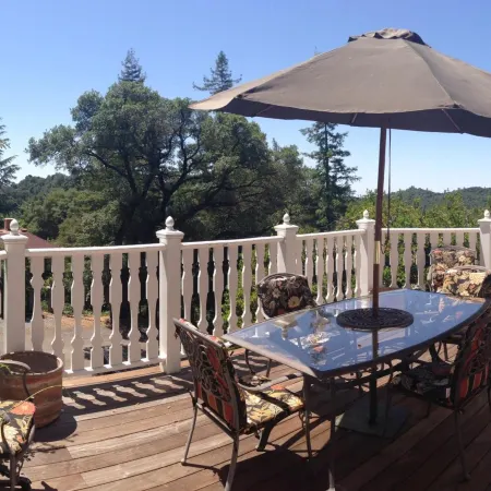 The Inn on Knowles Hill Bed & Breakfast Hotel
