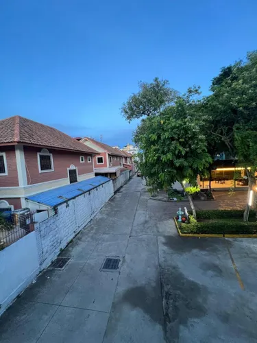 รูปภาพของNine Blue Apartment
