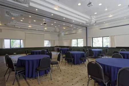 Bristol the Time Berrini Отели рядом с достопримечательностью «Octavio Frias de Oliveira Bridge»