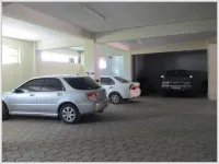 Legacy Hotel and Conference Centre Ltd - parkir
