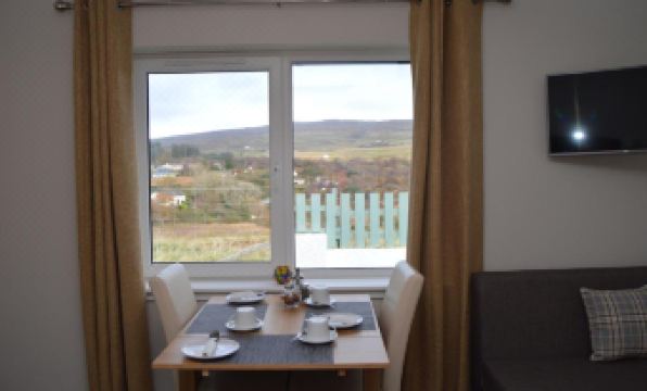 Air Leth Bed & Breakfast - Housity