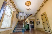 The Woodview Inn Hotels in Gananoque
