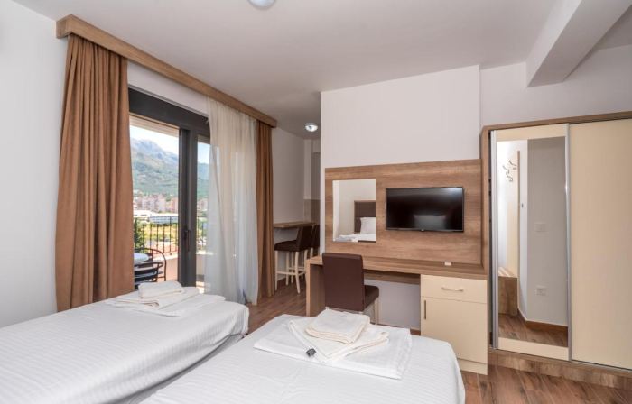 Hotel Pharos