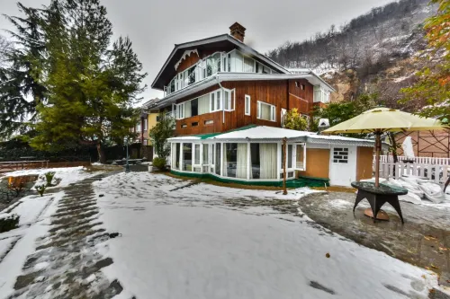 호텔 메트로폴리스 스리나가르