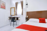 RedDoorz near Pantai Pandan Sibolga Hotel dekat Vie Cafe & Ferboden Distro