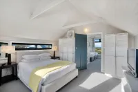 Bear Gully Coastal Cottages