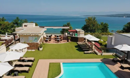 Blue Waves Resort