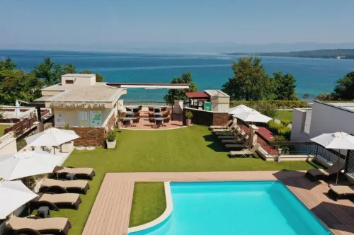 Blue Waves Resort Hotels in Zidarici