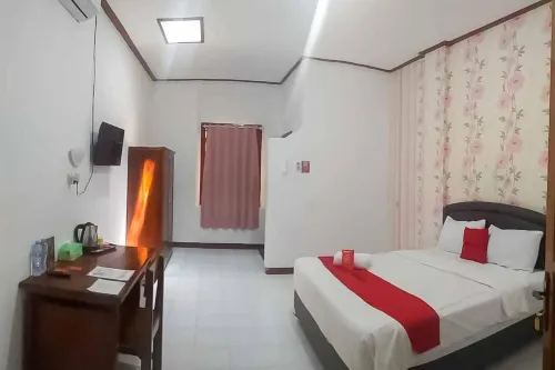 RedDoorz Plus @ Alun Alun Nganjuk Hotel a Nganjuk Sub-District