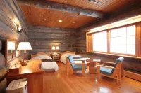 Log Hotel the Maple Lodge Hotel di Yubari