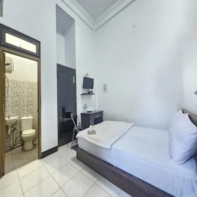 Ijen Homestay Mojokerto RedPartner Hotel dekat Mulia Mini Mart