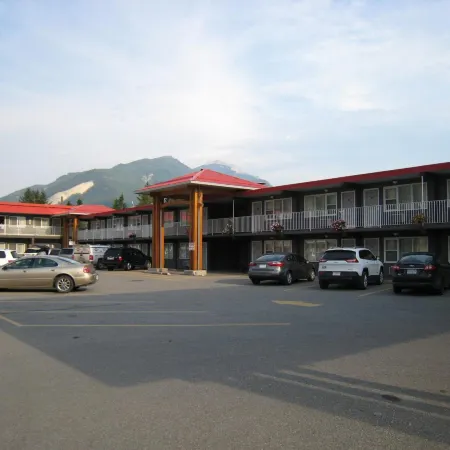 Days Inn by Wyndham Golden