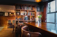 Albert Arms Hotels in Claygate