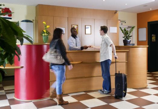 이비스 샤를루아 상트르 가르