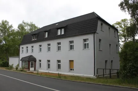 Hotel am Fluss Отели в г. Хайдезе