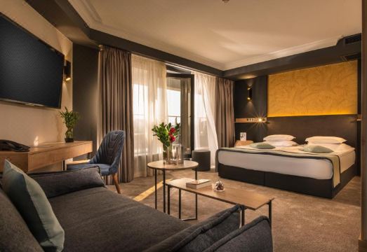 로슬린 쓰라샤 호텔 전망