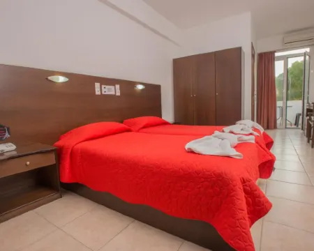 Fragiskos Hotel マタラのホテル