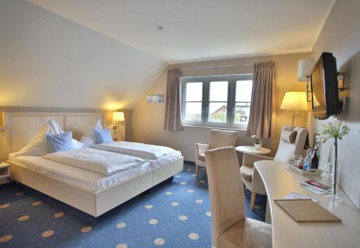 Anker's Hörn - Hotel & Restaurant auf der Hallig Langeness - Housity