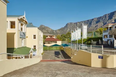 First Group Hastings Hall Отели рядом с достопримечательностью «Двенадцать Апостолов»