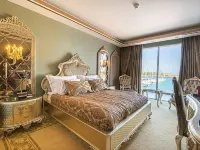 Les Ambassadeurs Hotel Casino&Marina