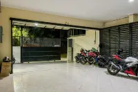 RedDoorz at Graha 99 Simomulyo Hotels in Sukomanunggal
